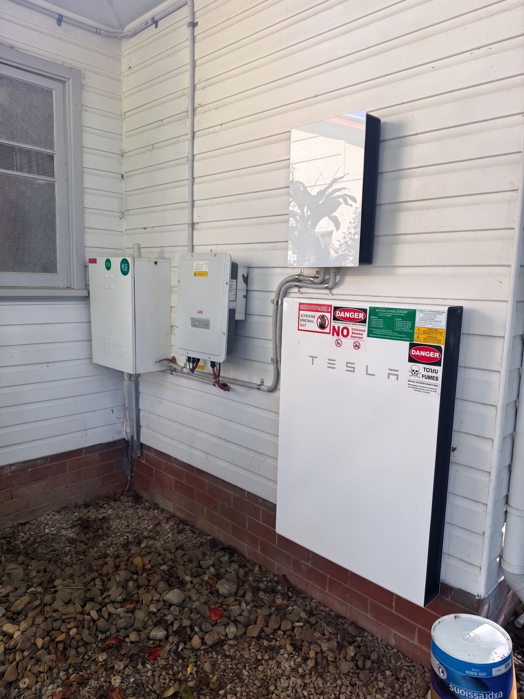Commercial solar battery storage